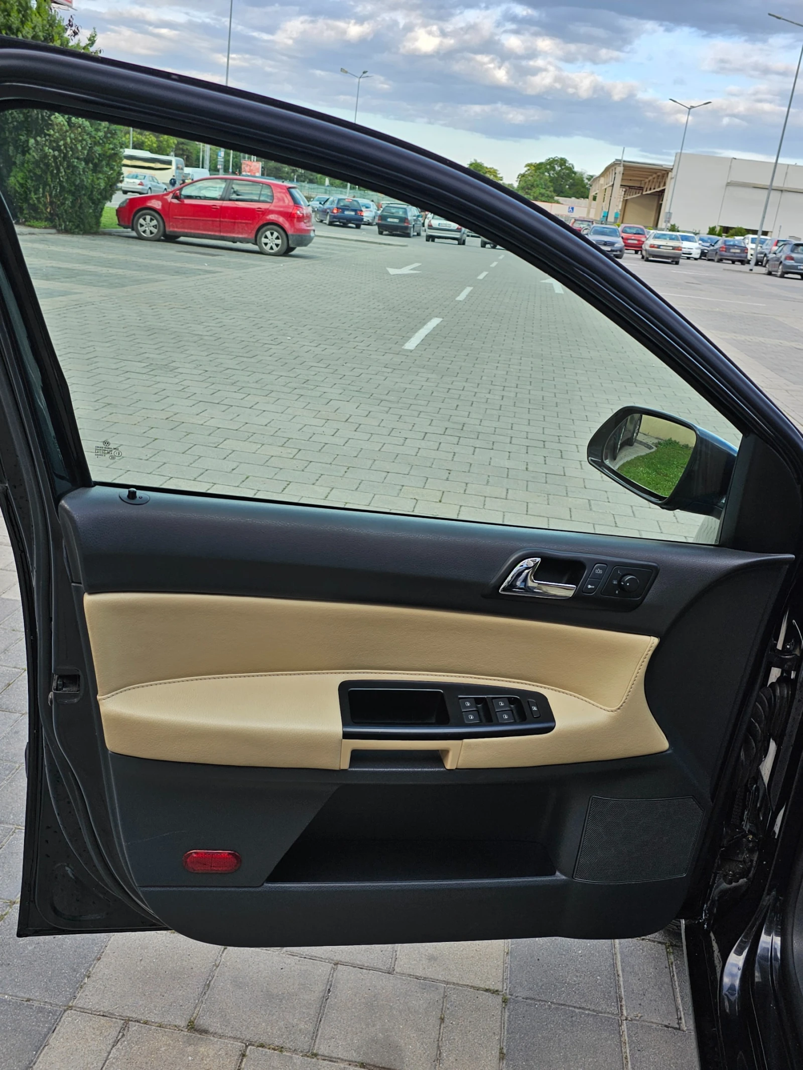 VW Polo 1.2 Comfortline - Кожа - Парктроник - Климатроник, снимка 10 - Автомобили и джипове - 53773384