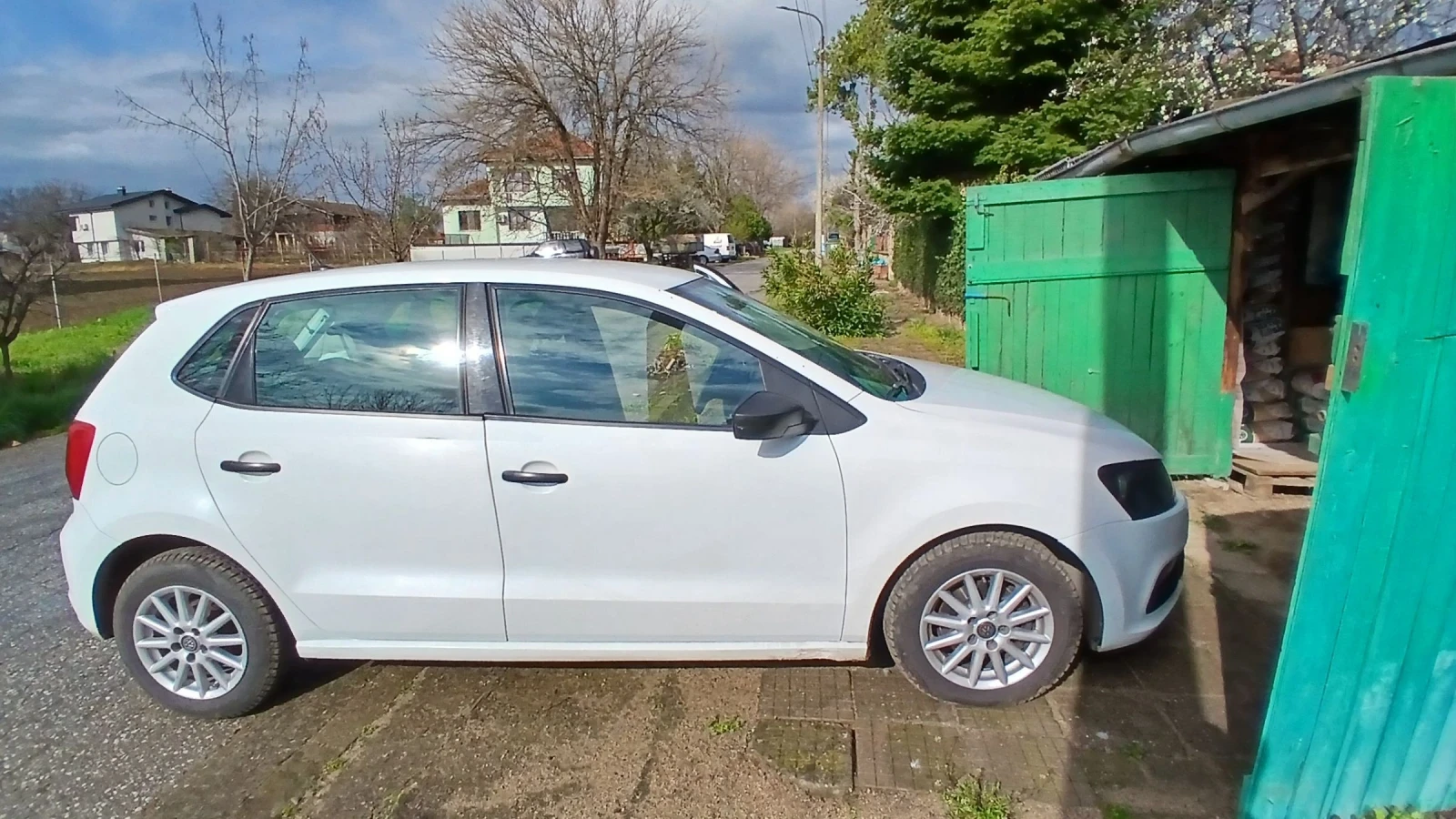 VW Polo Хечбег, снимка 2 - Автомобили и джипове - 54084444