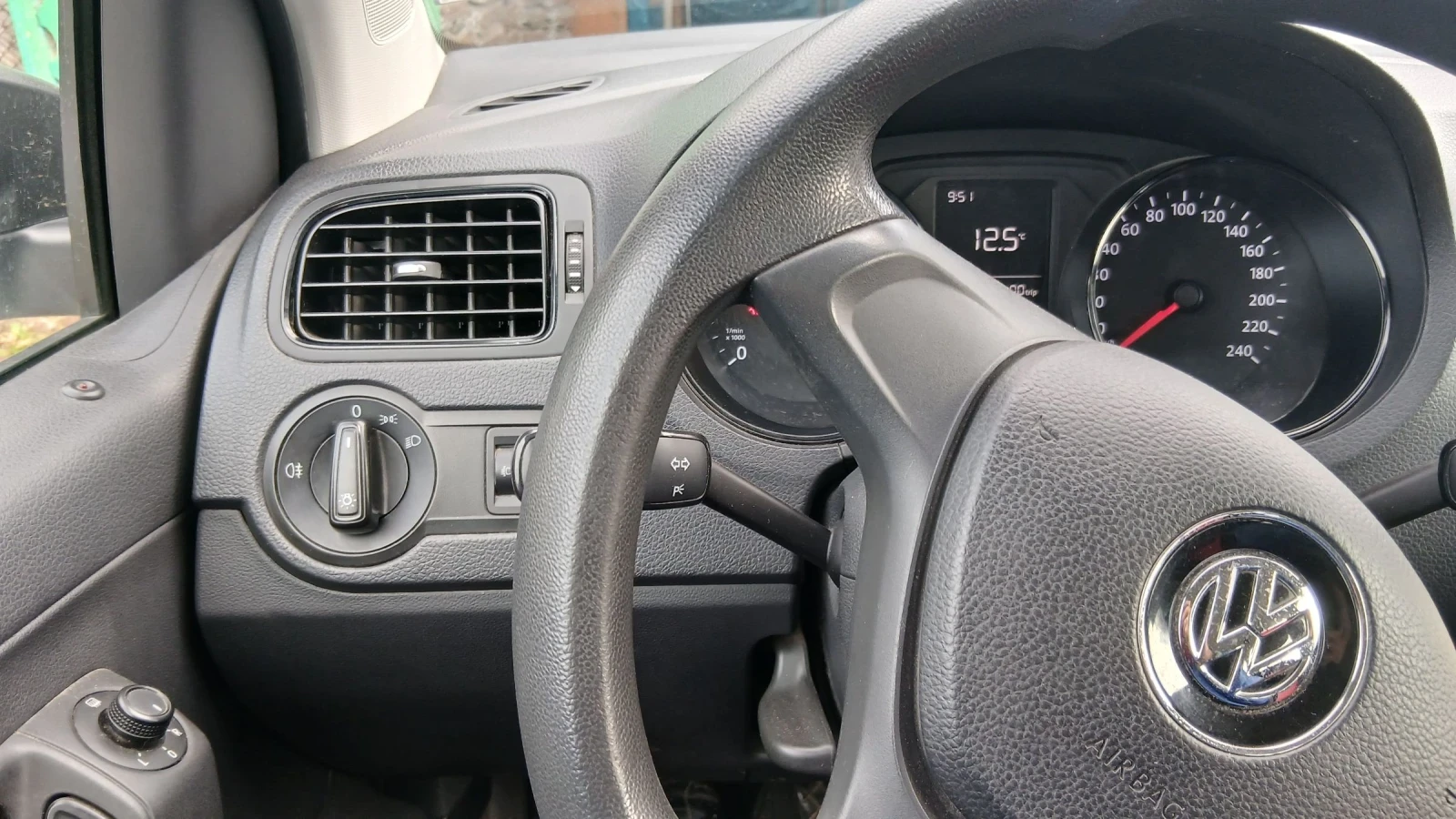 VW Polo Хечбег, снимка 5 - Автомобили и джипове - 54084444