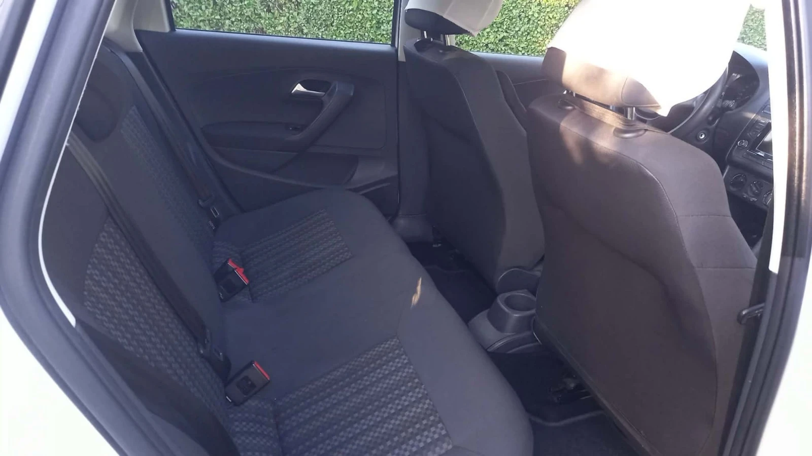 VW Polo Хечбег, снимка 12 - Автомобили и джипове - 54084444