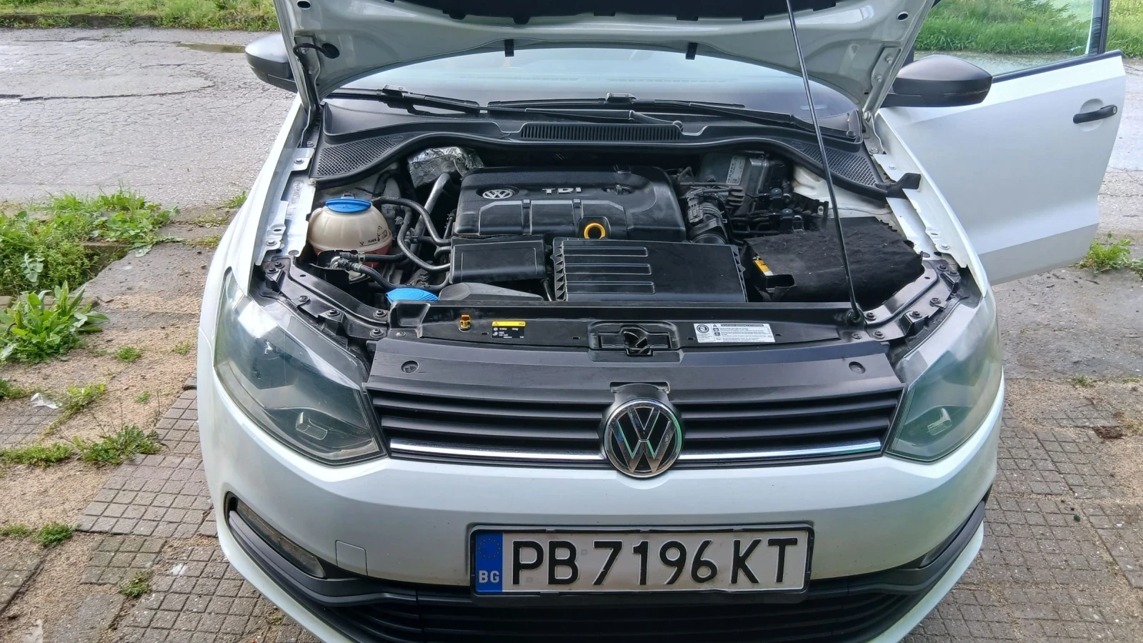 VW Polo Хечбег, снимка 10 - Автомобили и джипове - 54084444