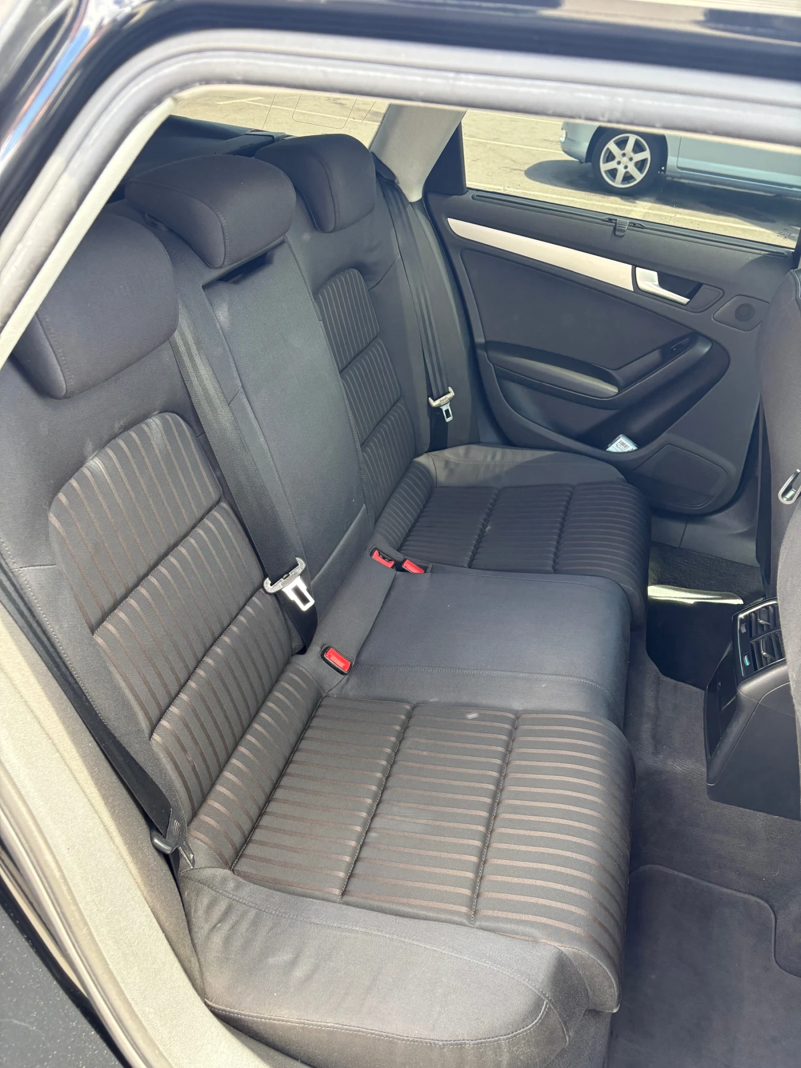 Audi A4 2.0 TDI, снимка 9 - Автомобили и джипове - 54673191