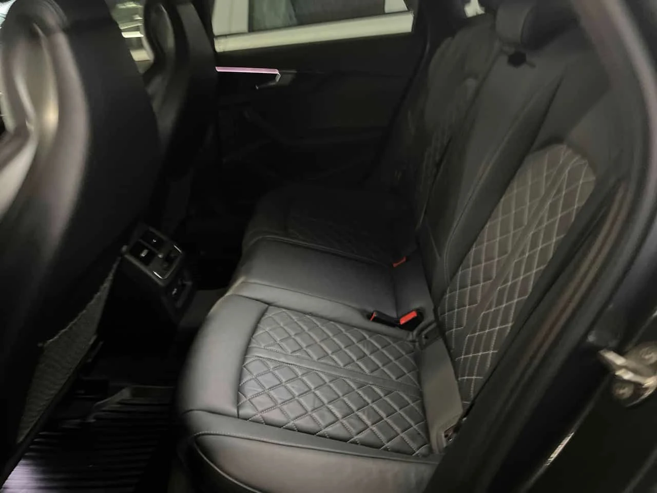 Audi S4 Technik  CARFAX, снимка 11 - Автомобили и джипове - 54172281