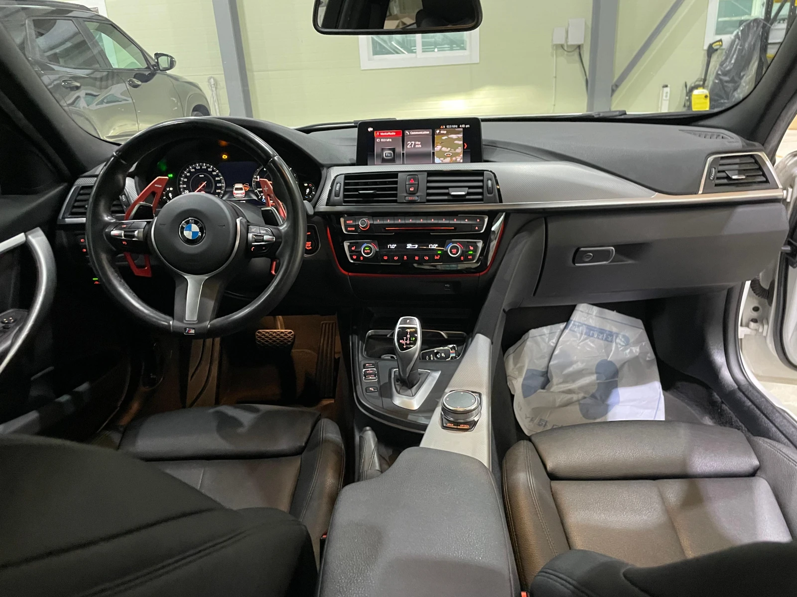 BMW 320 d RWD B47 LCI (FaceLift) ! M Pack !, снимка 9 - Автомобили и джипове - 54946896