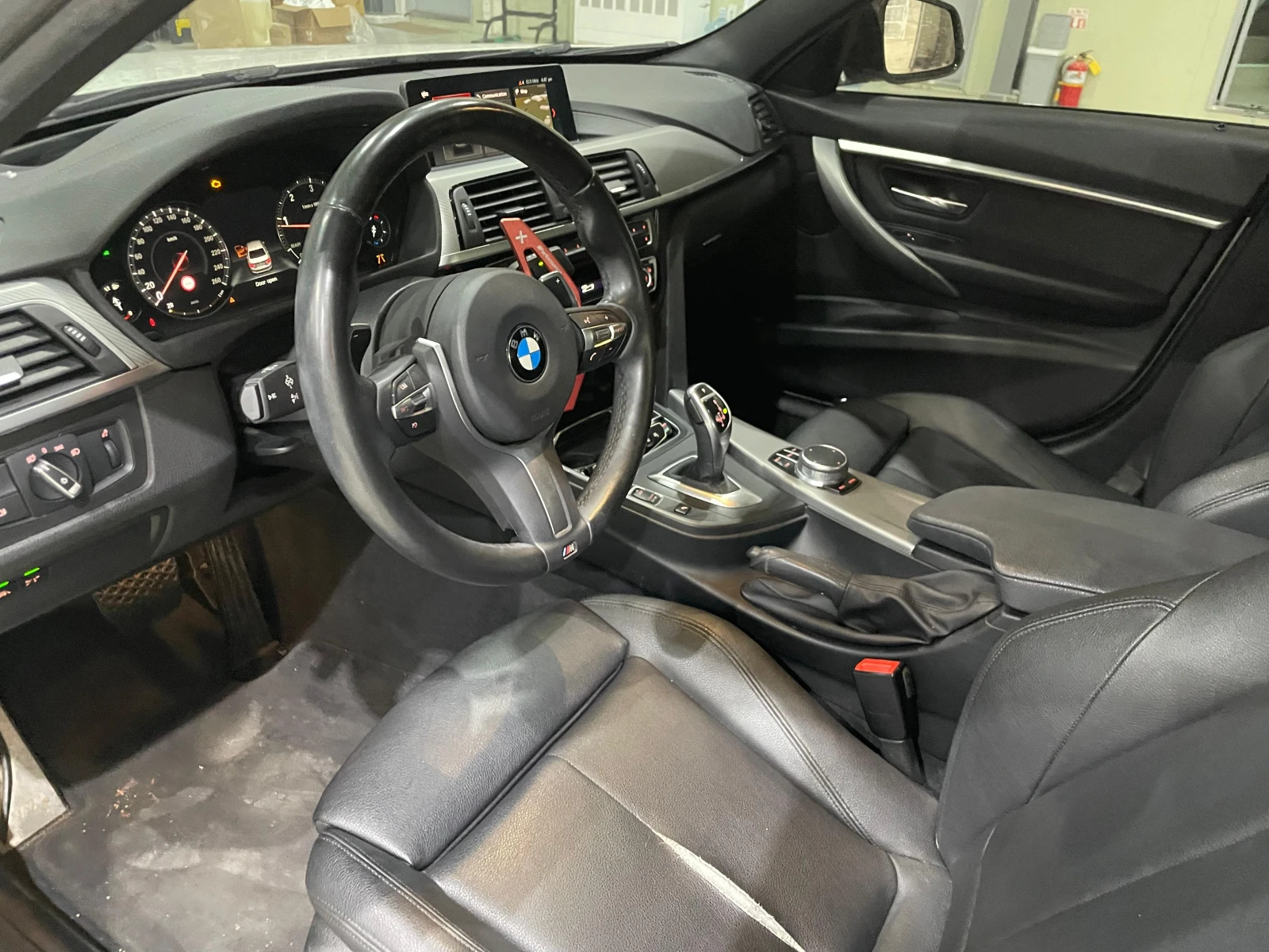 BMW 320 d RWD B47 LCI (FaceLift) ! M Pack !, снимка 8 - Автомобили и джипове - 54946896