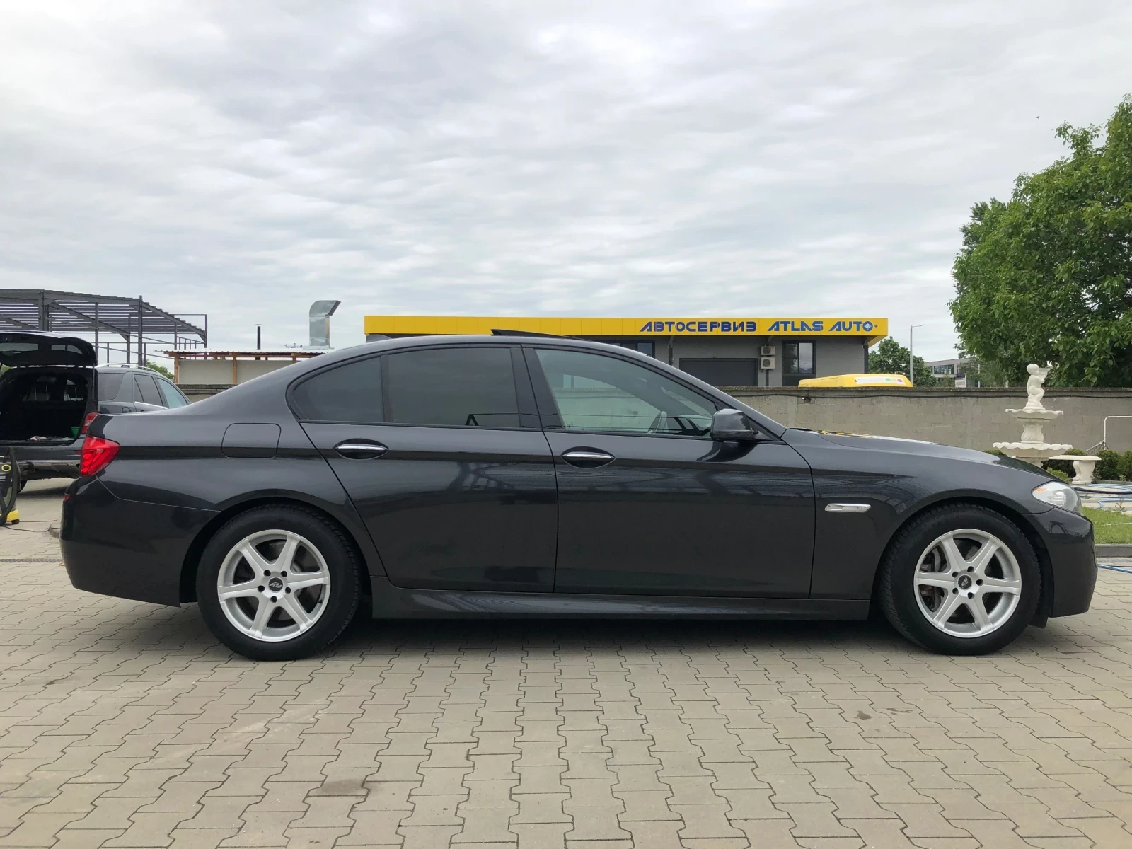 BMW 535  D M-Sport* SAT* Първи собственик* , снимка 9 - Автомобили и джипове - 55135511