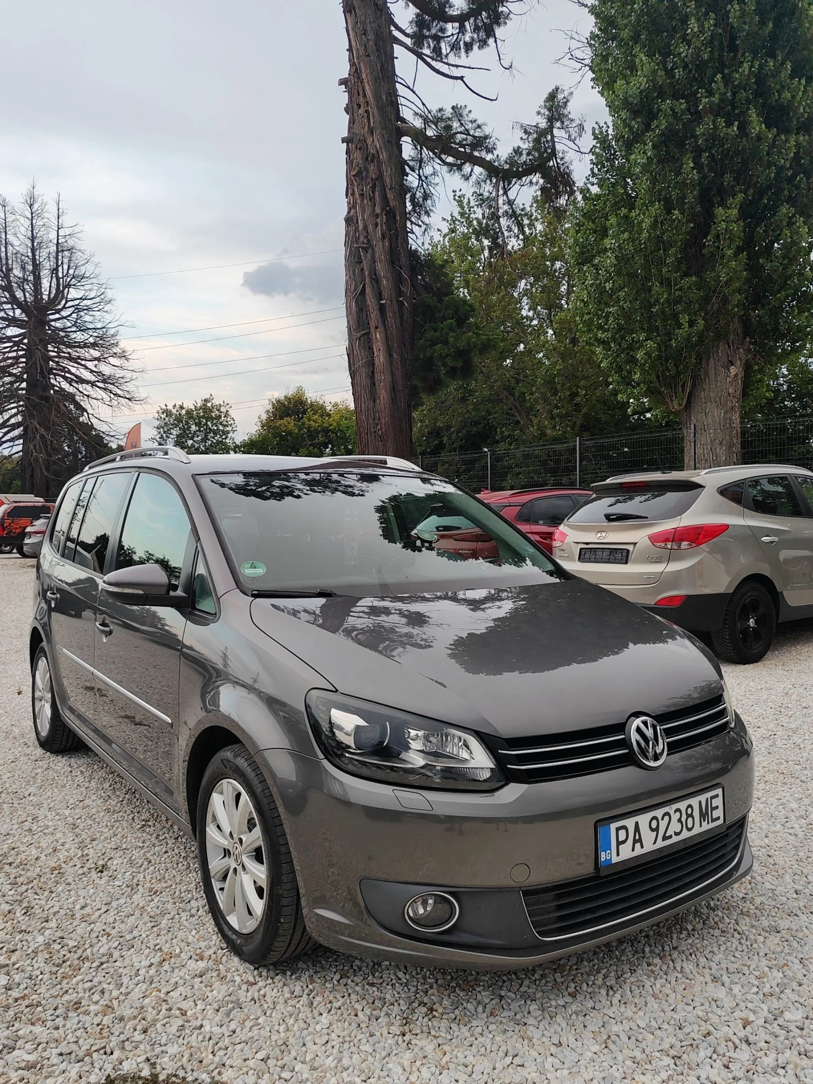 VW Touran 2.0, 140к.с.highline, снимка 2 - Автомобили и джипове - 55365427