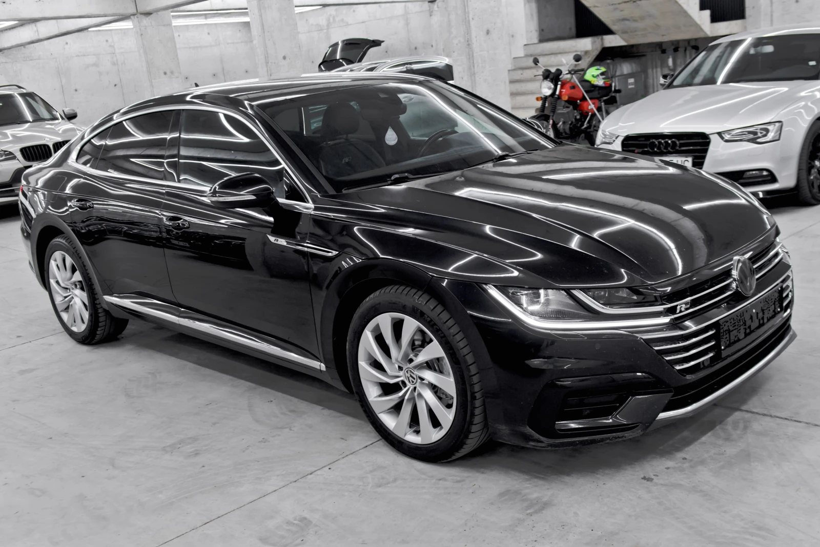VW Arteon 2.0TDI* 190кс* R-Line, снимка 3 - Автомобили и джипове - 55376517