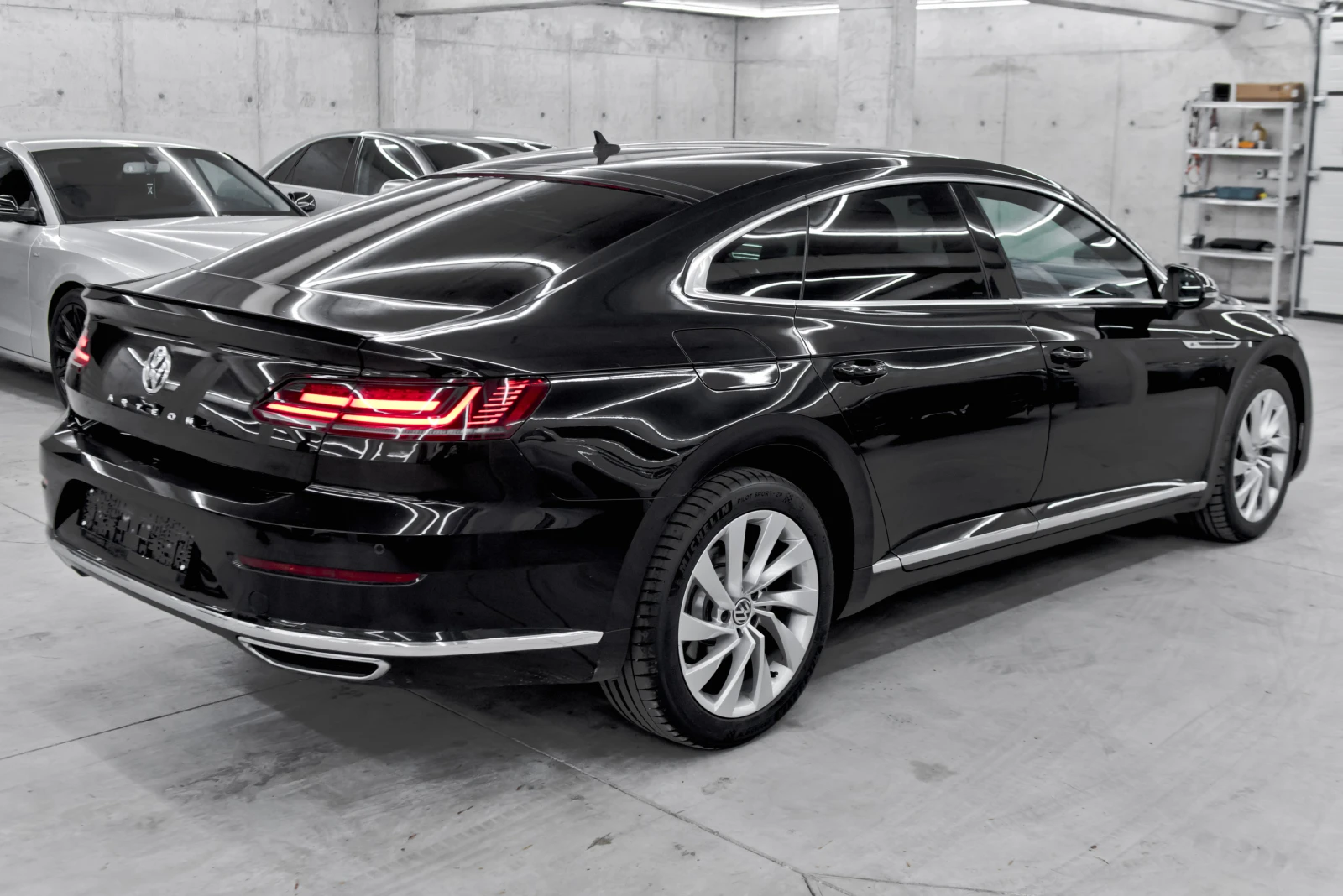 VW Arteon 2.0TDI* 190кс* R-Line, снимка 6 - Автомобили и джипове - 55376517