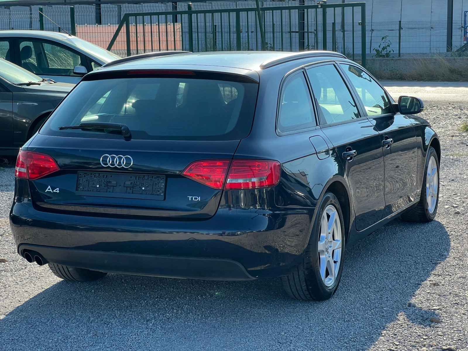 Audi A4 2.0 TDI Facelift, снимка 4 - Автомобили и джипове - 55969729
