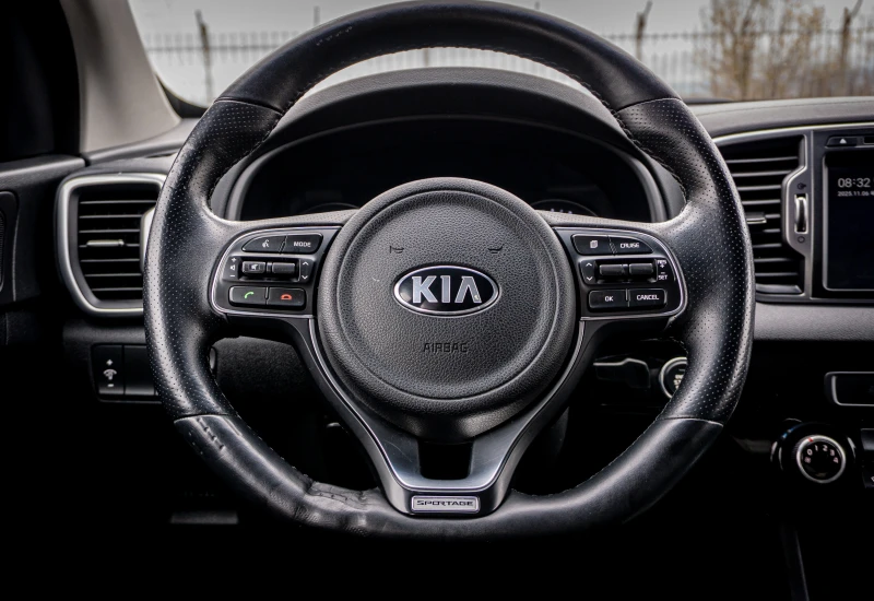 Kia Sportage 2.0CRDI-ПЕРФЕКТНА-6М.ГАР.РЕАЛНИ КМ., снимка 12 - Автомобили и джипове - 52322698