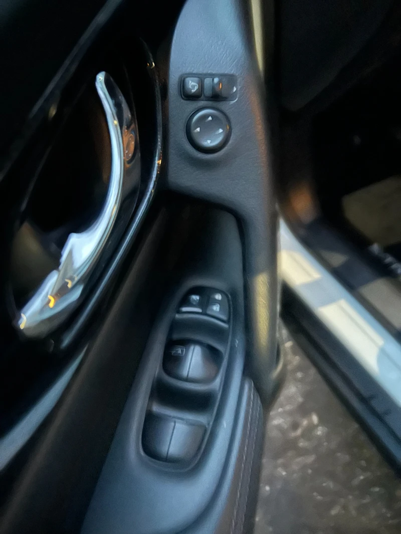 Nissan X-trail 2.0 DCI 177 hp TEKNA, снимка 11 - Автомобили и джипове - 53420527