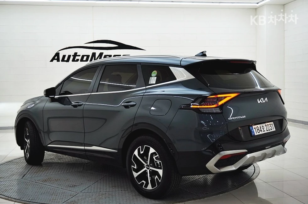 Kia Sportage Signature 1.6 Turbo HYBRID AWD - изображение 4