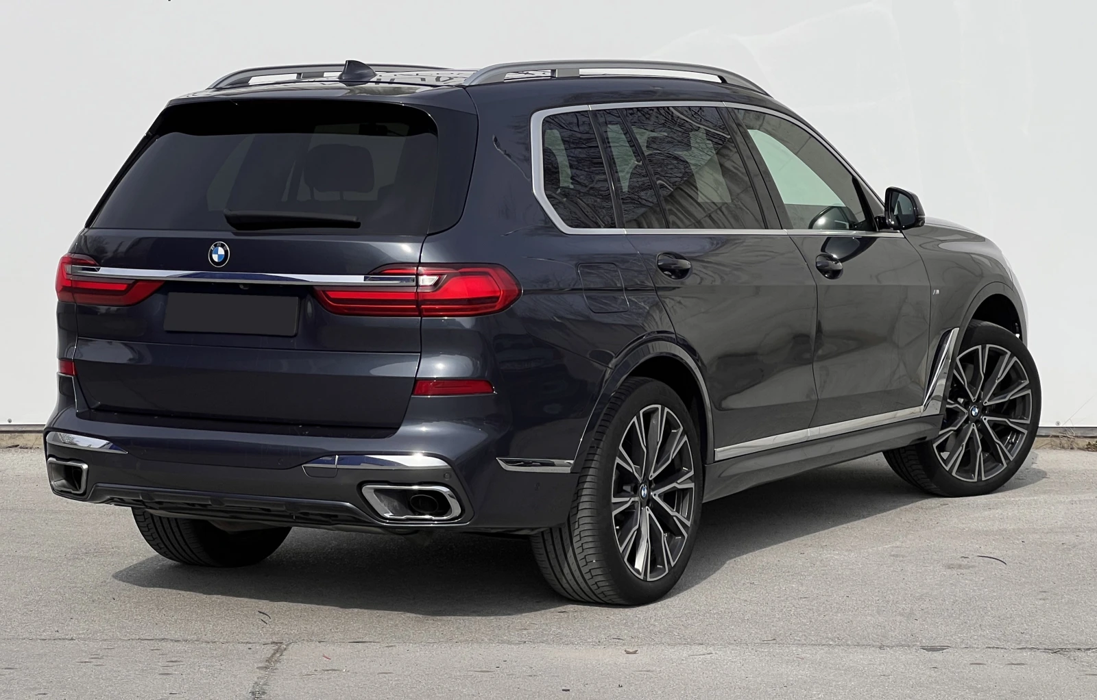 BMW X7 xDrive 40i - изображение 2