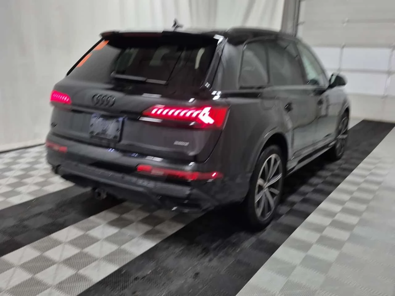 Audi Q7 Komfort 55 TFSI quattro * Pano * �������� * Carfax | Mobile.bg � ����������� 3