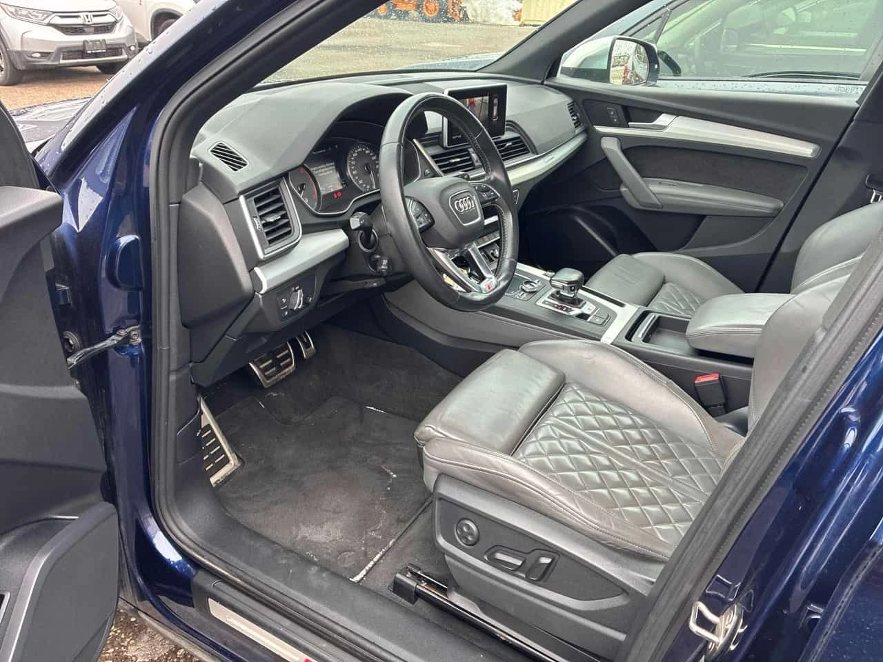 Audi SQ5 * Progressiv * PANO* ПОДГРЕВ* KEYLESS* , снимка 5 - Автомобили и джипове - 53757476