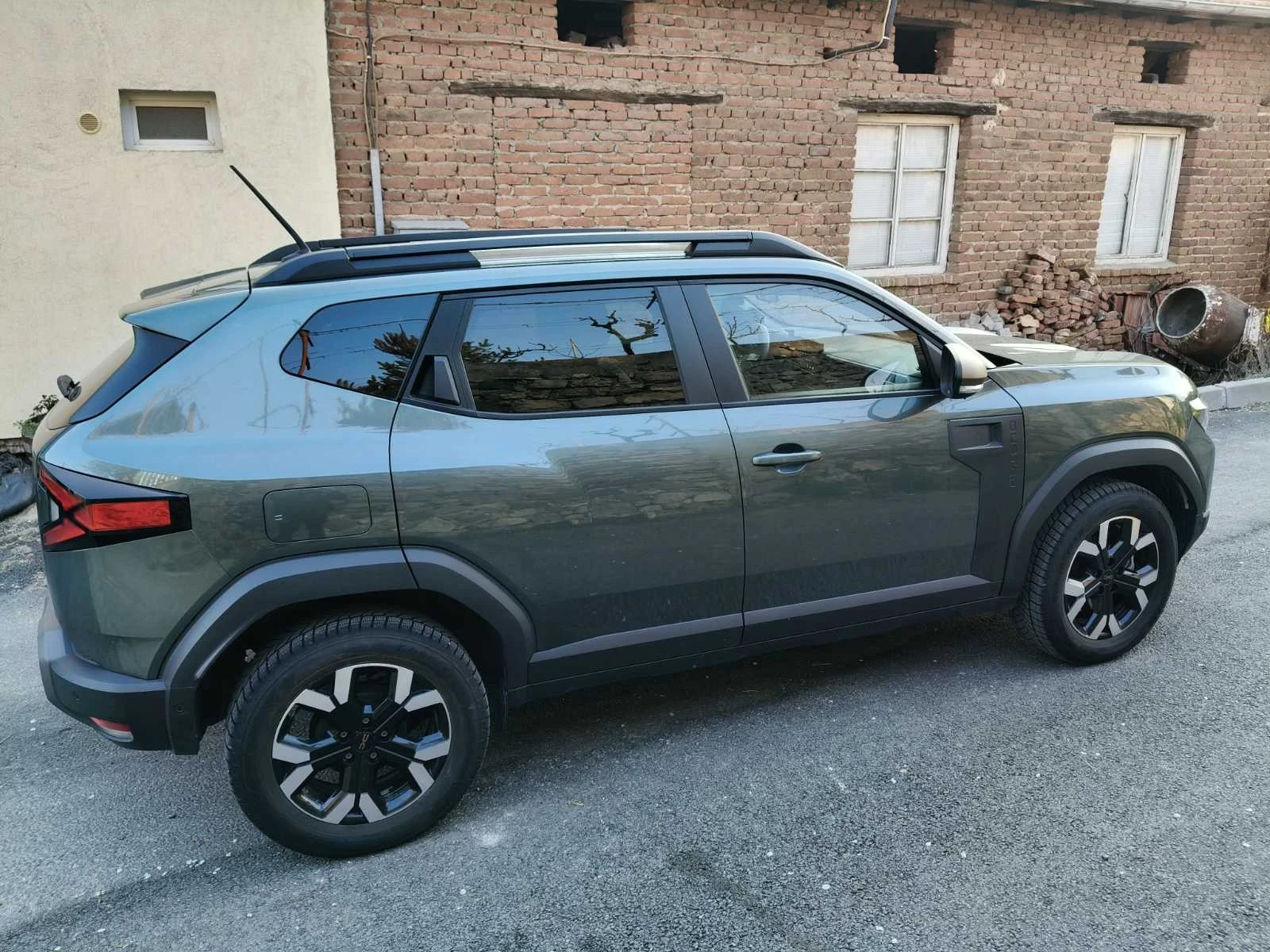 Dacia Duster Extreme HYBRID 155, снимка 10 - Автомобили и джипове - 53867011