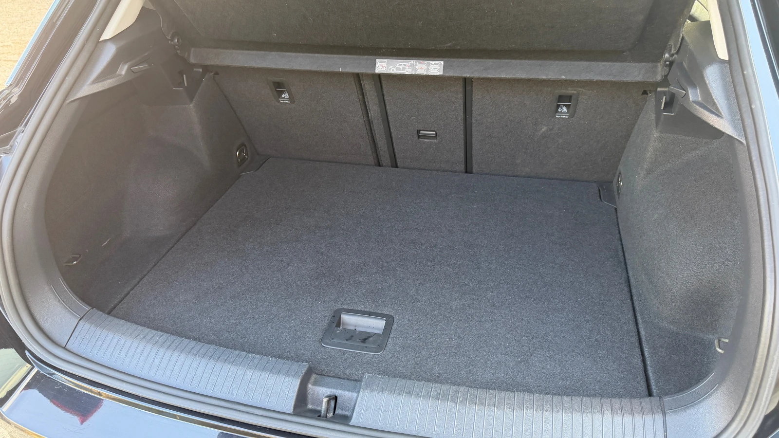 VW T-Roc 2.0 TDI, снимка 10 - Автомобили и джипове - 53988293