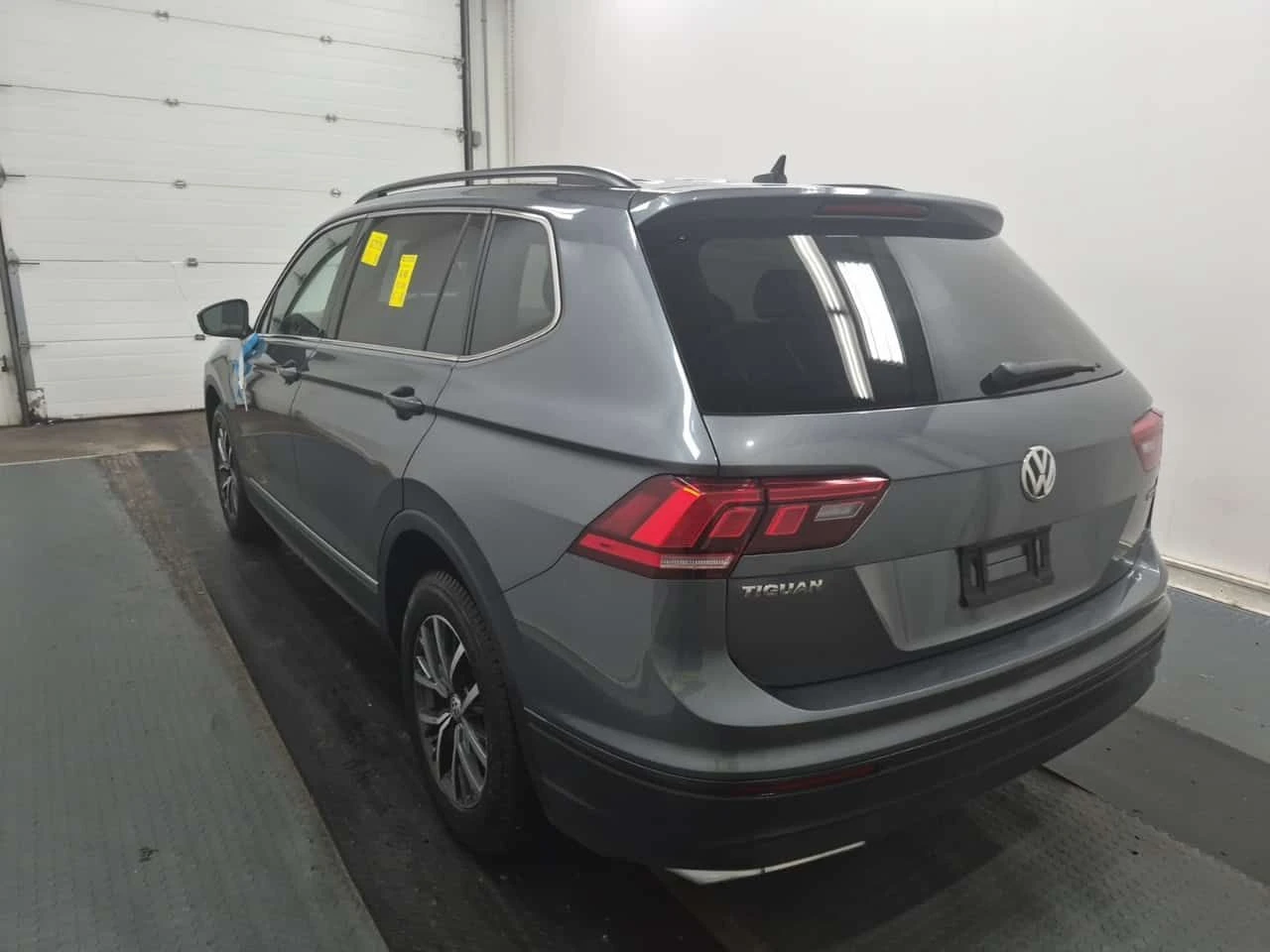 VW Tiguan * COMFORTLINE * АВТОКРЕДИТ БЕЗ ПЪРВОНАЧАЛНА ВНОСКА, снимка 4 - Автомобили и джипове - 54538179