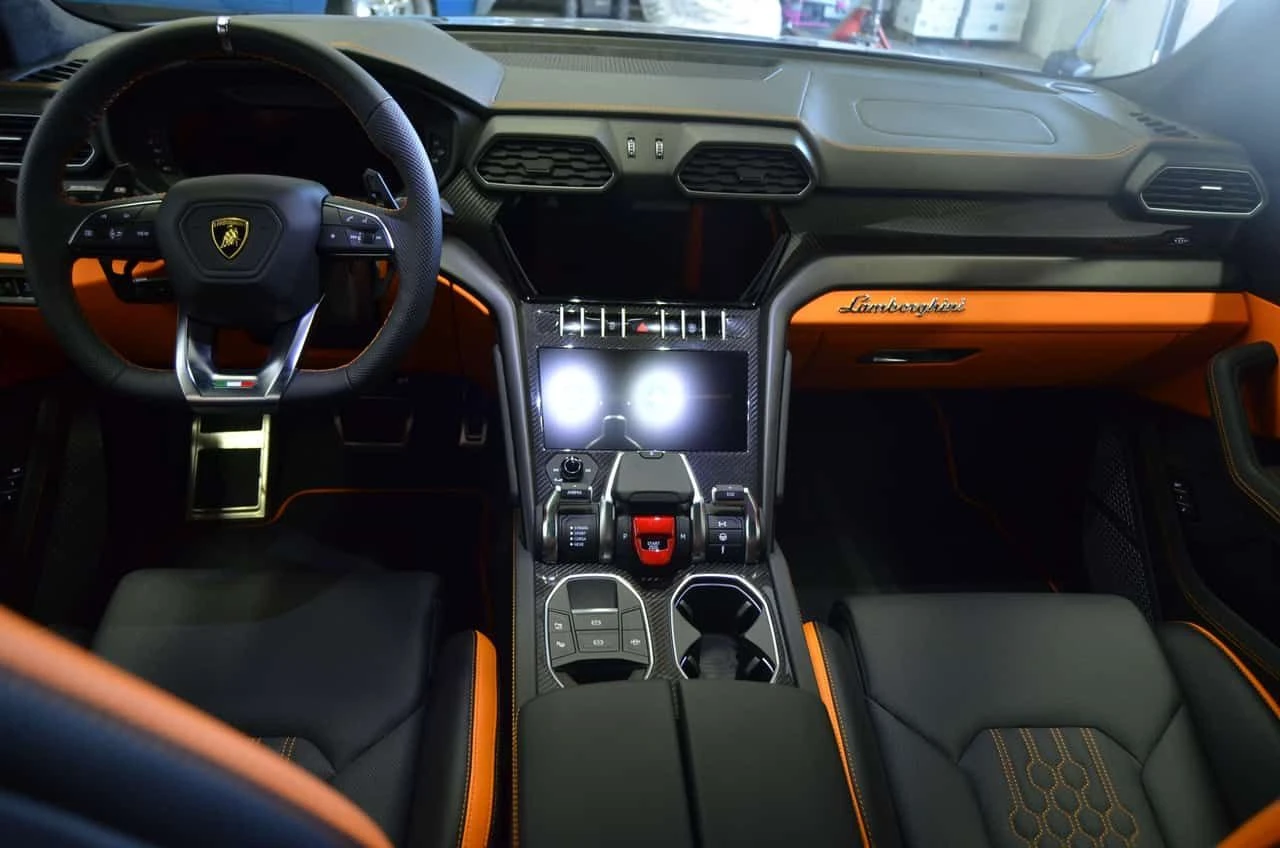 Lamborghini Urus * CARFAX * ЦЕНА ДО БГ, снимка 11 - Автомобили и джипове - 54766862