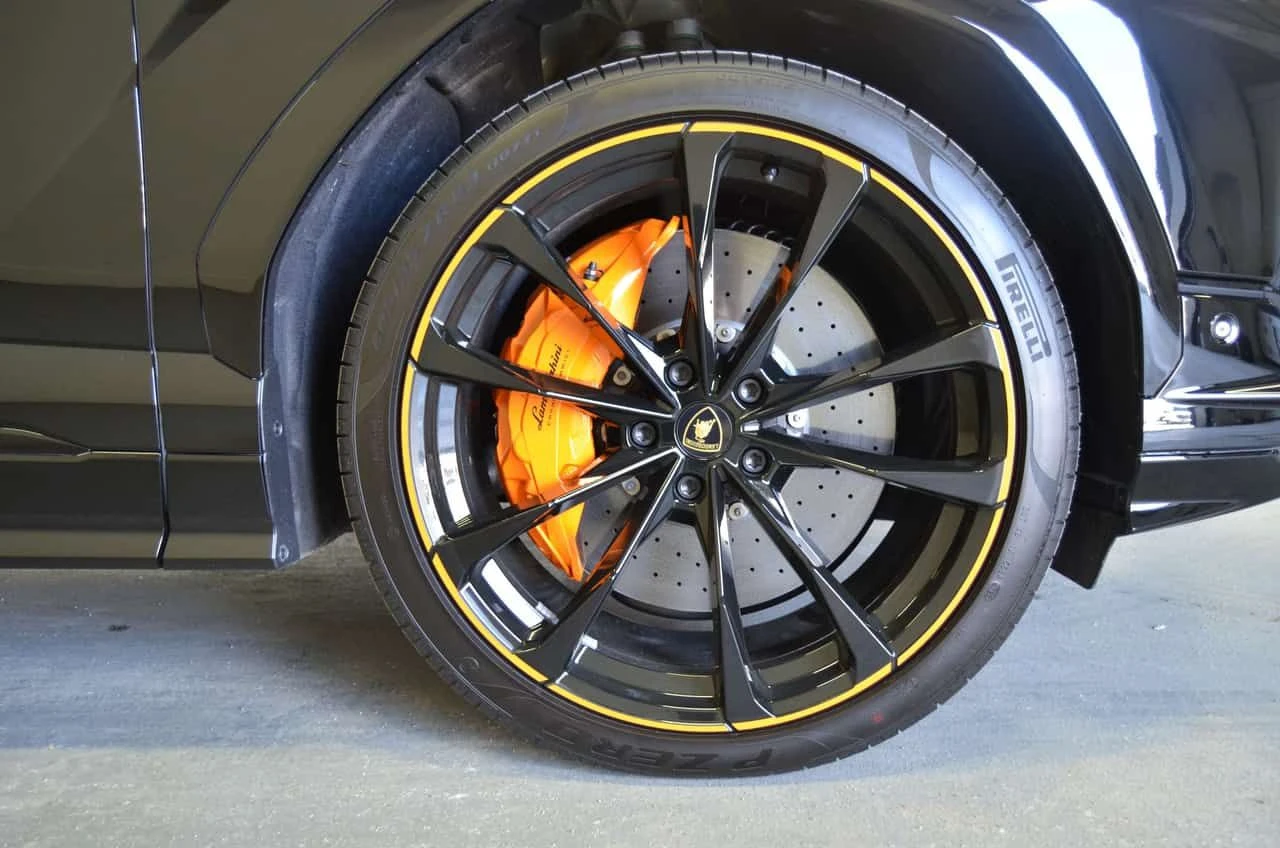 Lamborghini Urus * CARFAX * ЦЕНА ДО БГ, снимка 7 - Автомобили и джипове - 54766862