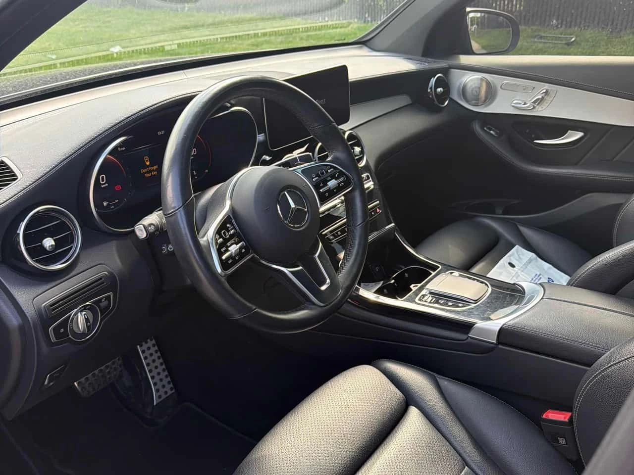 Mercedes-Benz GLC 300 Coupe * CARFAX * DISTRONIC * 360 * BURMESTER * , снимка 5 - Автомобили и джипове - 55688581
