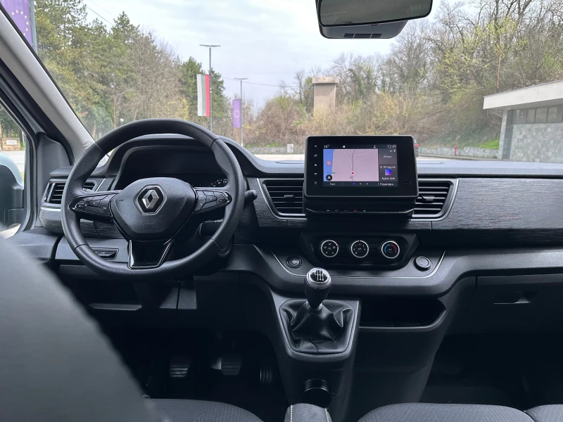 Renault Trafic 2.0D* Led Pure Vision* 8+ 1, снимка 15 - Бусове и автобуси - 50517884