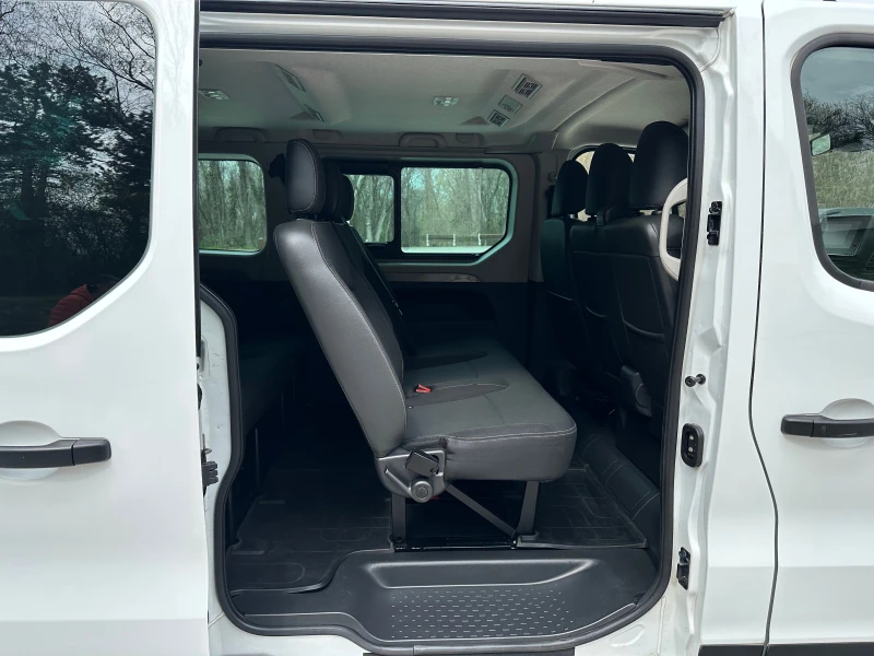 Renault Trafic 2.0D* Led Pure Vision* 8+ 1, снимка 12 - Бусове и автобуси - 50517884