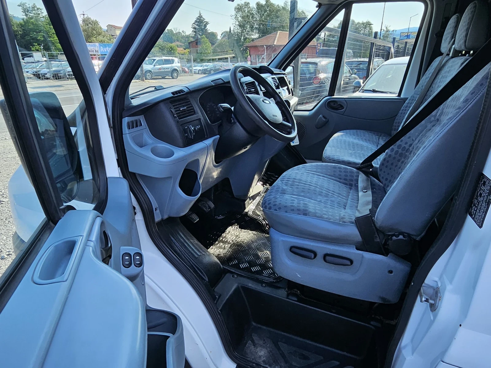 Ford Transit 2.2 - изображение 6
