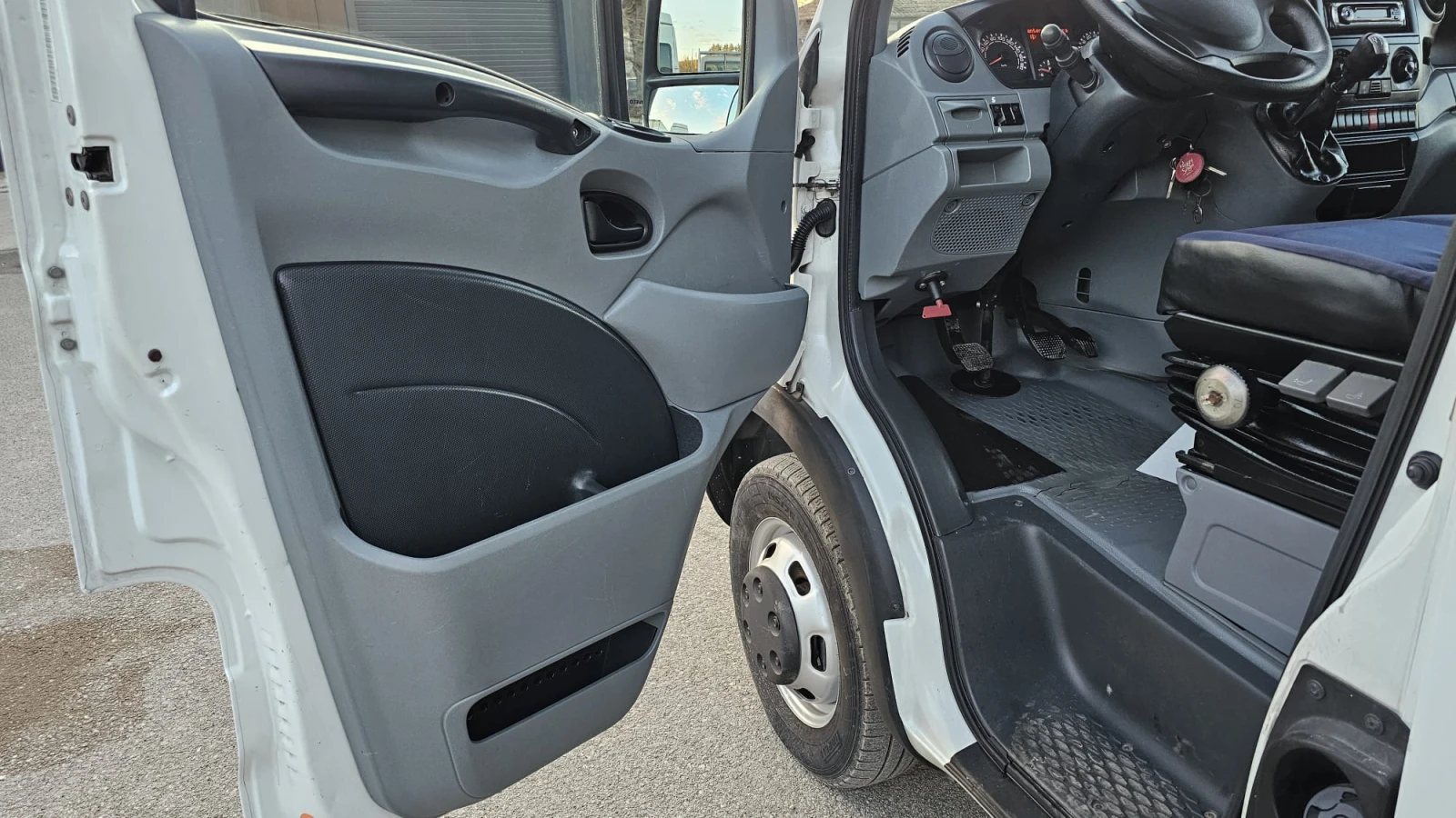 Iveco Daily 35C15 3.0D 6S IT-МЕБЕЛОВОЗ-КЛИМАТИК-ИСТОРИЯ-ЛИЗИНГ - изображение 7