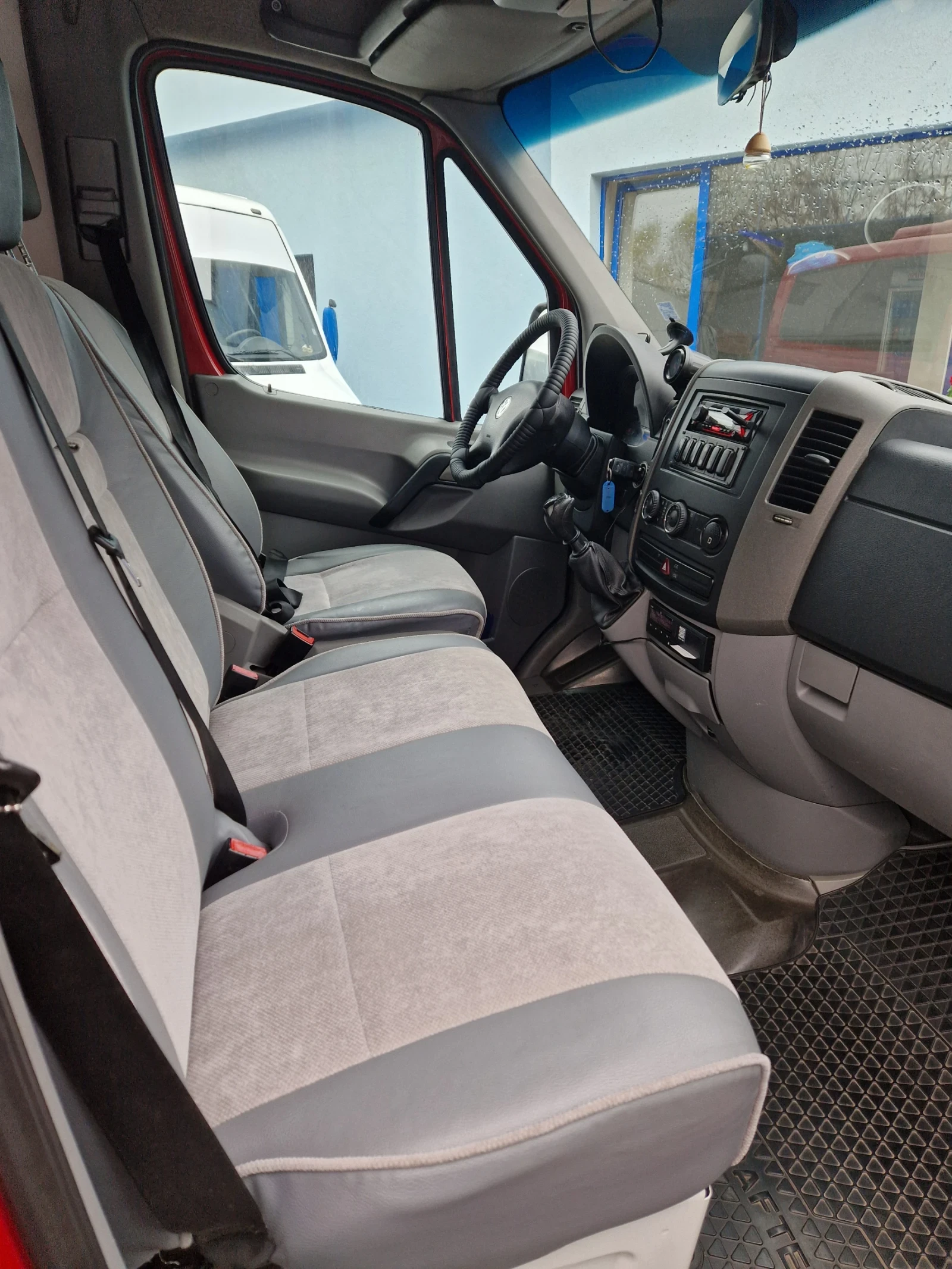 VW Crafter, снимка 5 - Бусове и автобуси - 53894712