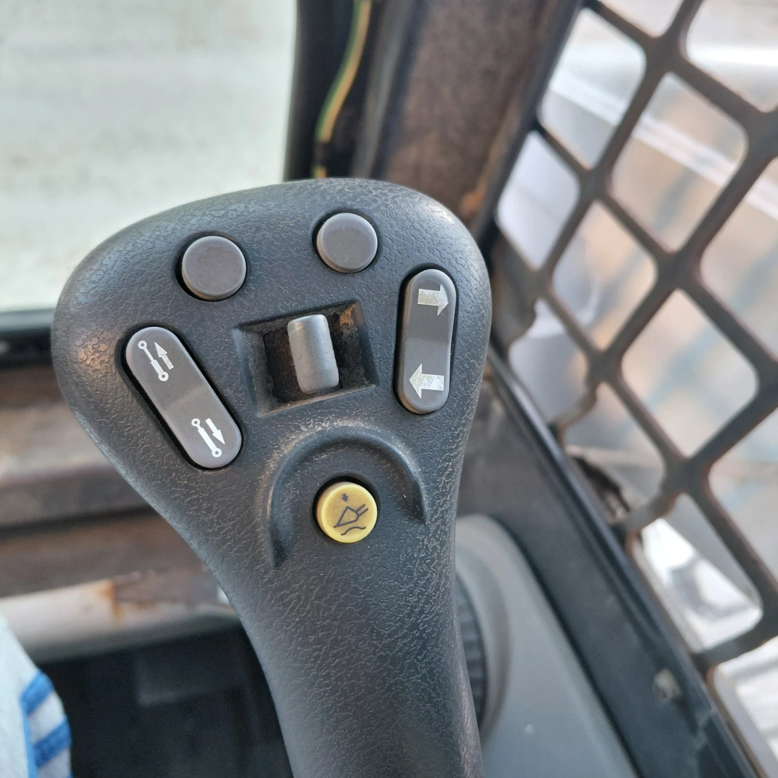    Bobcat A300 *  * 2  *  *  * | Mobile.bg   12