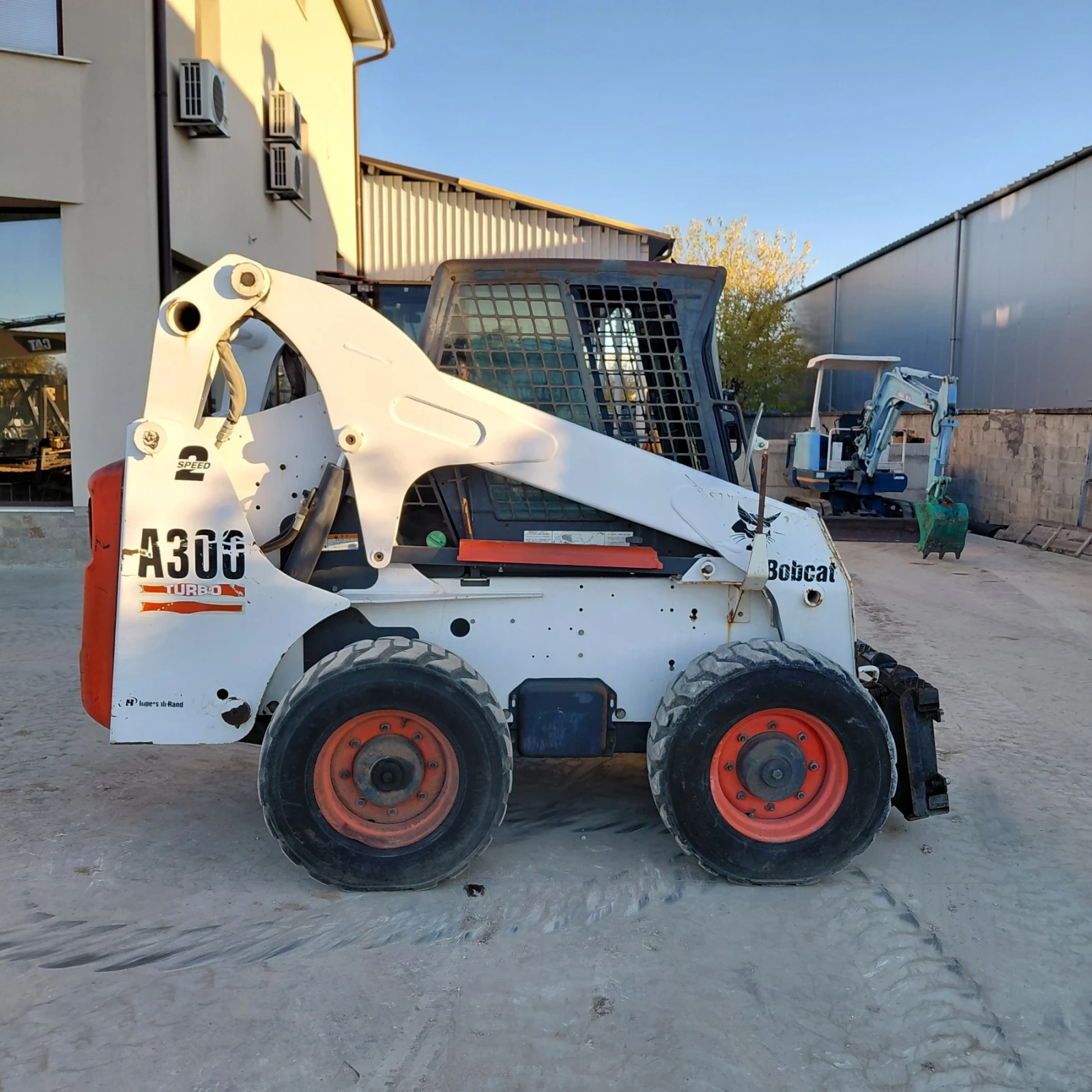    Bobcat A300 *  * 2  *  *  * | Mobile.bg   6