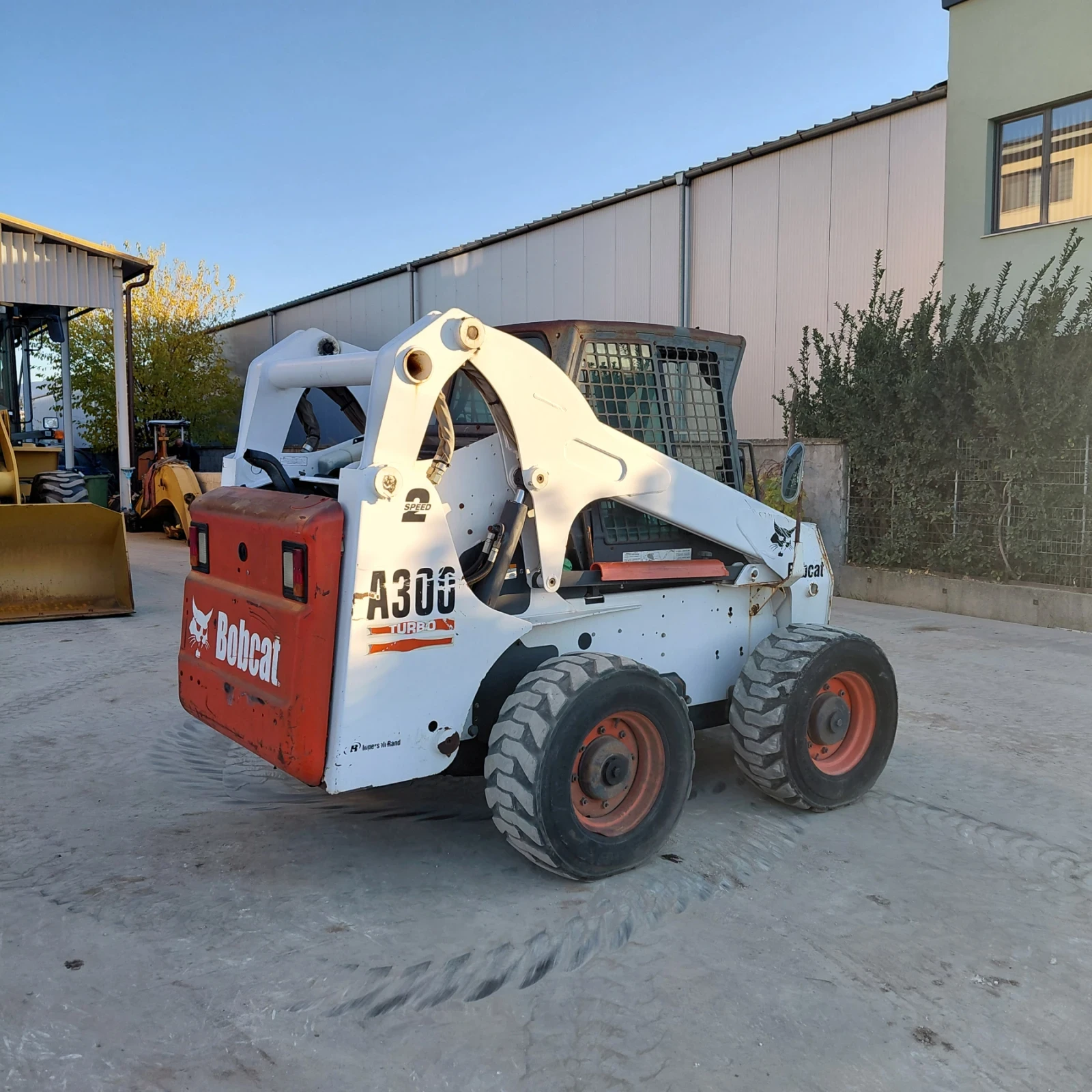    Bobcat A300 *  * 2  *  *  * | Mobile.bg   5