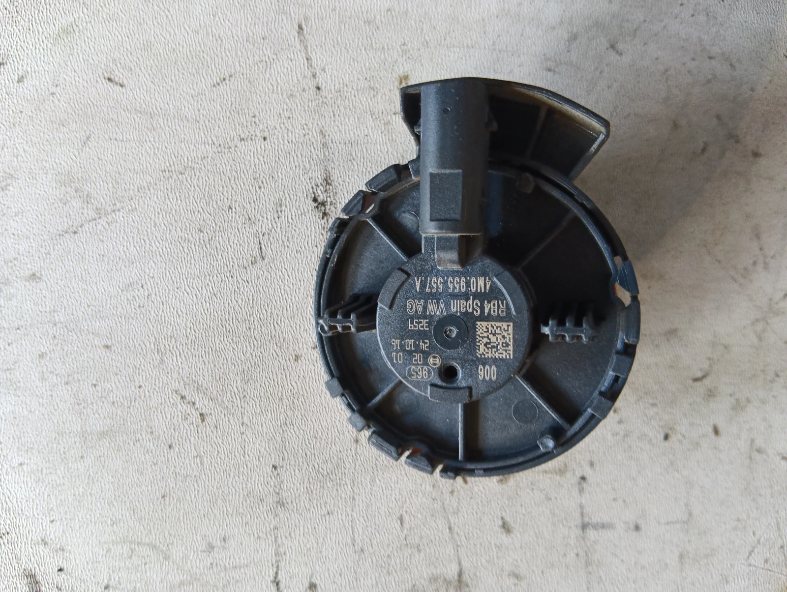 датчик 4M0955557A Audi A4