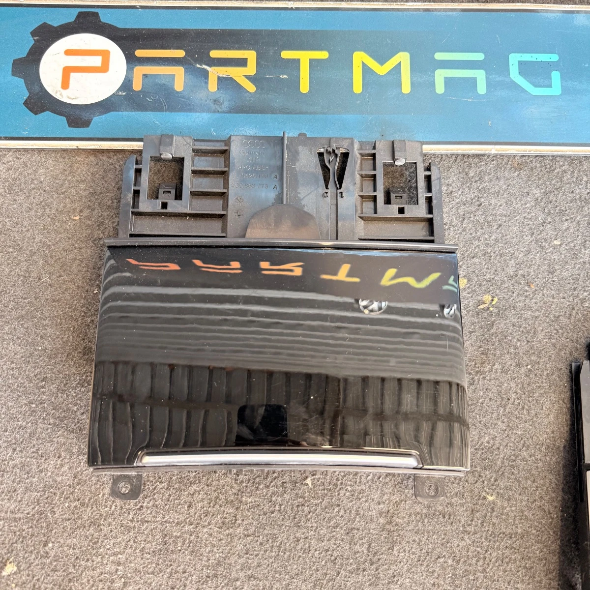 Пепелник за Audi Ауди A6 A7 4G C7 4G0863273-1474