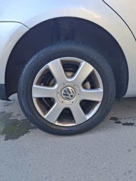 VW Touran 1.6 fsi - 1100 € / 2151.41 лв. - 73575956 13