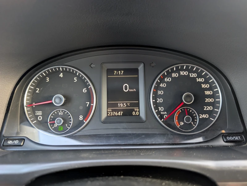 VW Touran 1.4TSi EcoFuel 2013г.Подгрев, снимка 8 - Автомобили и джипове - 51125107