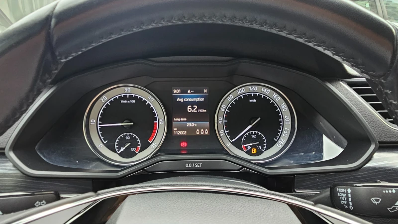 Skoda Superb В ГАРАНЦИЯ - 2.0TDI, DSG Автомат 7, 200 к.с., снимка 11 - Автомобили и джипове - 52051910