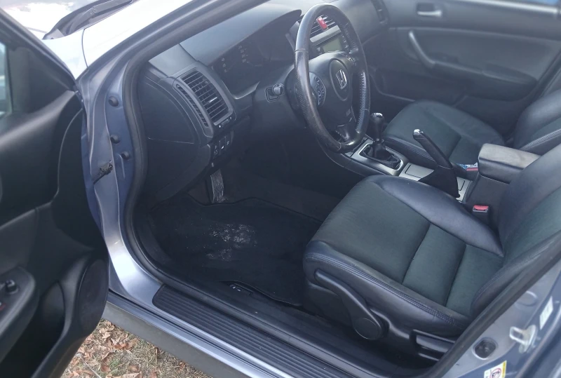 Honda Accord 2.2cdti, снимка 5 - Автомобили и джипове - 52946694