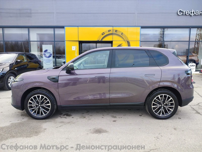 Leapmotor B10 B10 Design BEV  67.1kWh (160kw/218hp), снимка 4 - Автомобили и джипове - 53052414