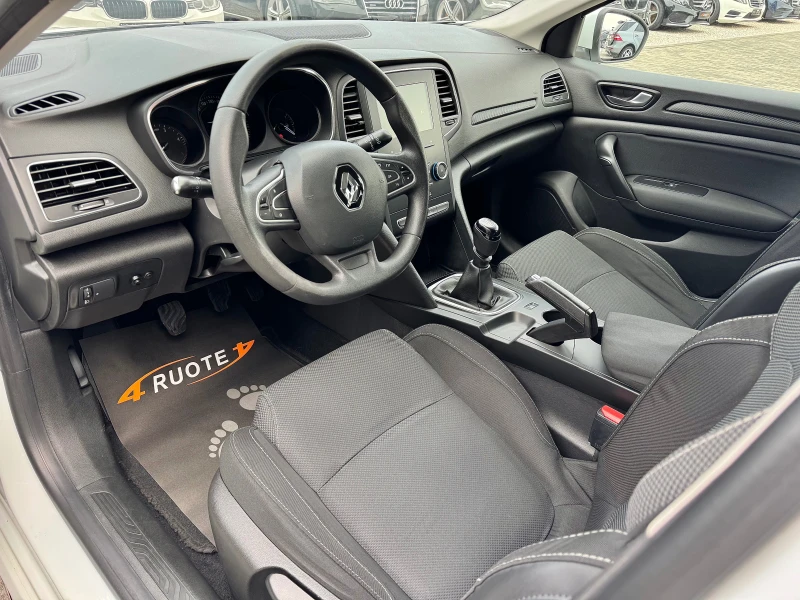 Renault Megane 1.5DCi , снимка 8 - Автомобили и джипове - 53090322