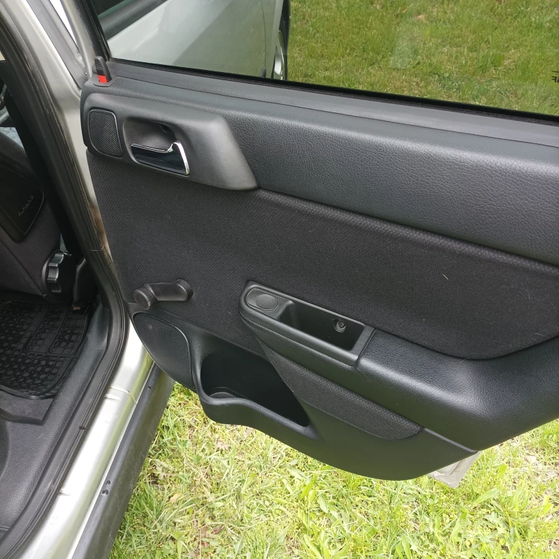 Opel Astra 1.6, снимка 12 - Автомобили и джипове - 53400235