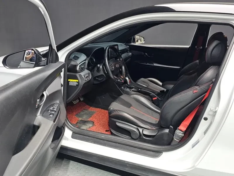 Hyundai Veloster   (Js) 1.6 Turbo Sport Core, снимка 10 - Автомобили и джипове - 54939065