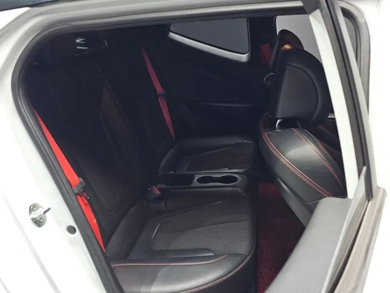 Hyundai Veloster   (Js) 1.6 Turbo Sport Core, снимка 12 - Автомобили и джипове - 54939065