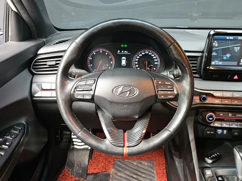Hyundai Veloster   (Js) 1.6 Turbo Sport Core, снимка 13 - Автомобили и джипове - 54939065