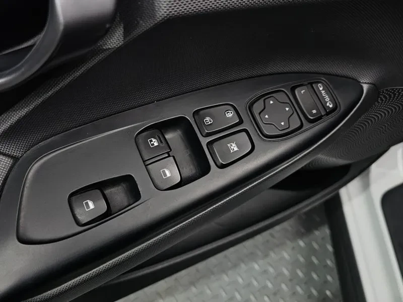 Hyundai Veloster   (Js) 1.6 Turbo Sport Core, снимка 17 - Автомобили и джипове - 54939065