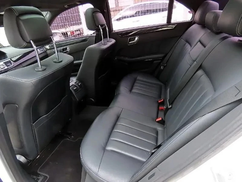 Mercedes-Benz E 300 | АВТОФИНАНСИРАНЕ | ФИКСИРАНА ЦЕНА ДО БЪЛГАРИЯ, снимка 13 - Автомобили и джипове - 55153129