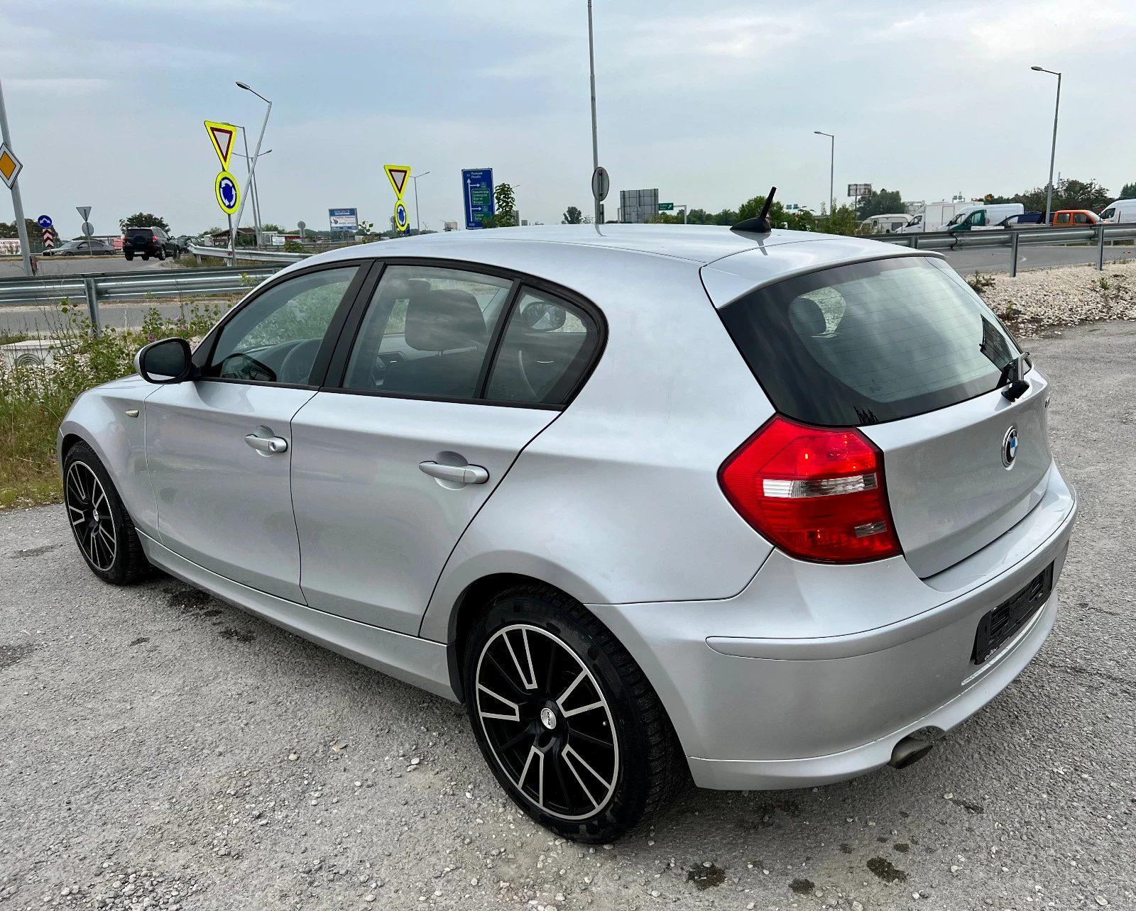 BMW 118 2.0D - изображение 5