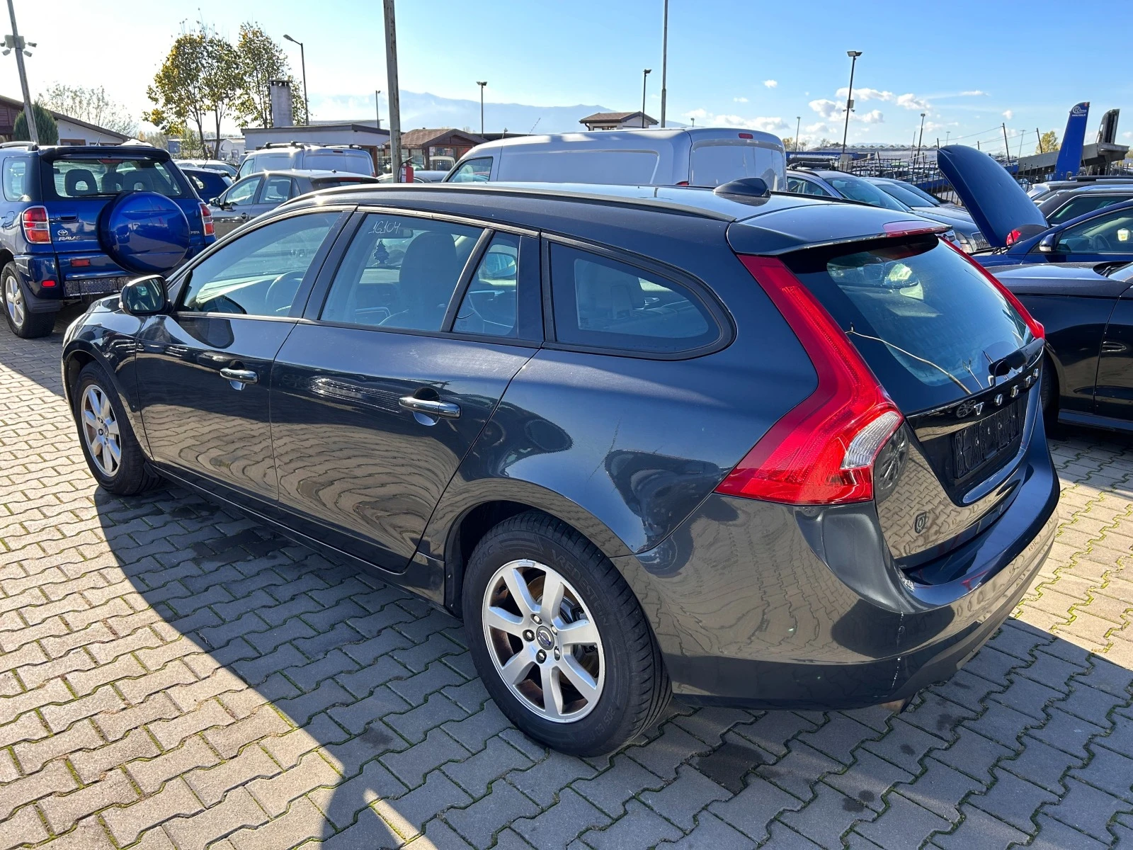 Volvo V60 1.6D/NAVI/EURO 5J ЛИЗИНГ - изображение 8